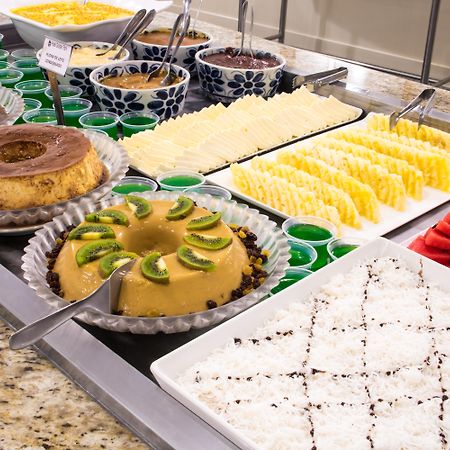 Golden Park All Inclusive Poços de Caldas Exterior foto A dessert buffet