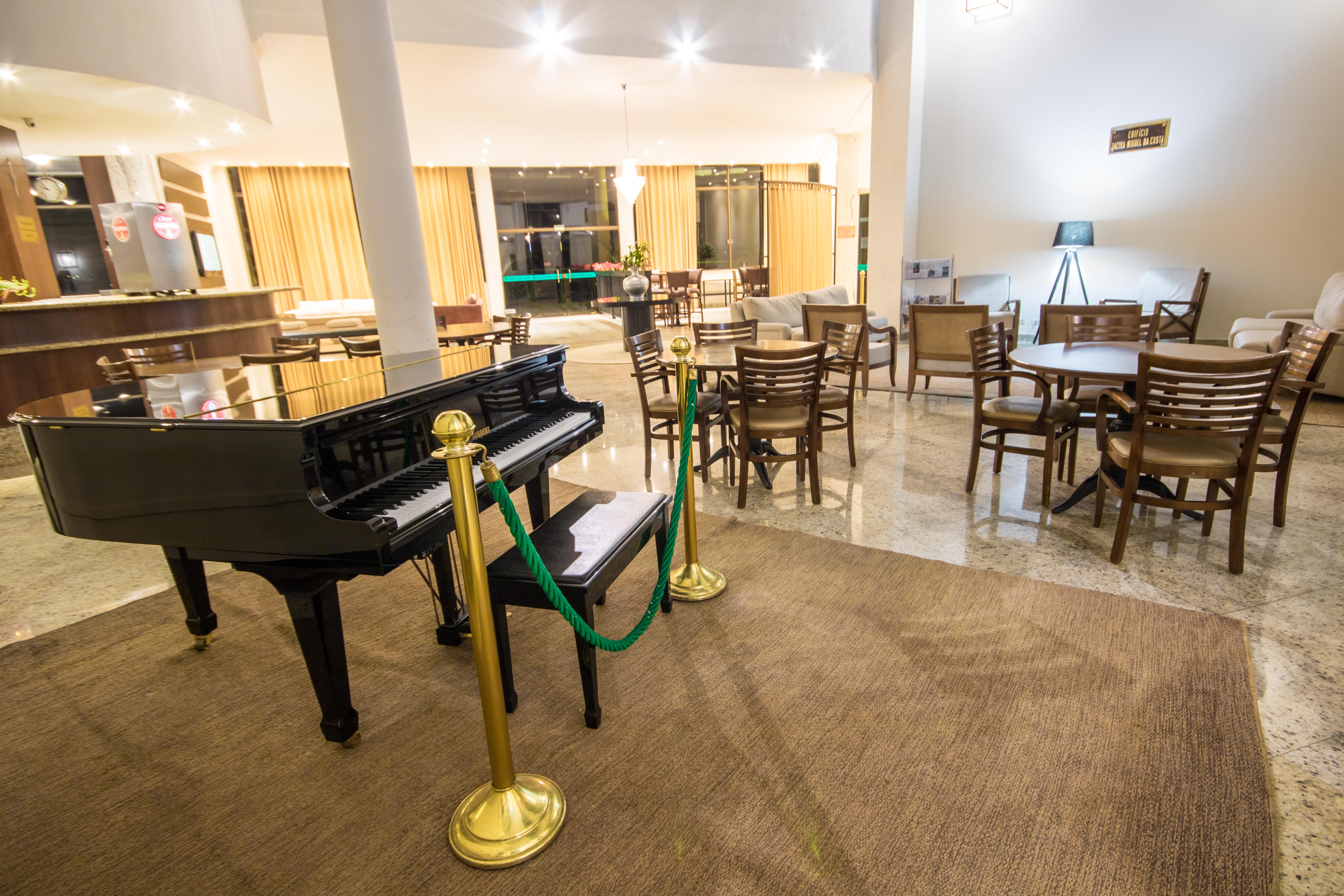 Golden Park All Inclusive Poços de Caldas Exterior foto The lounge at the airport