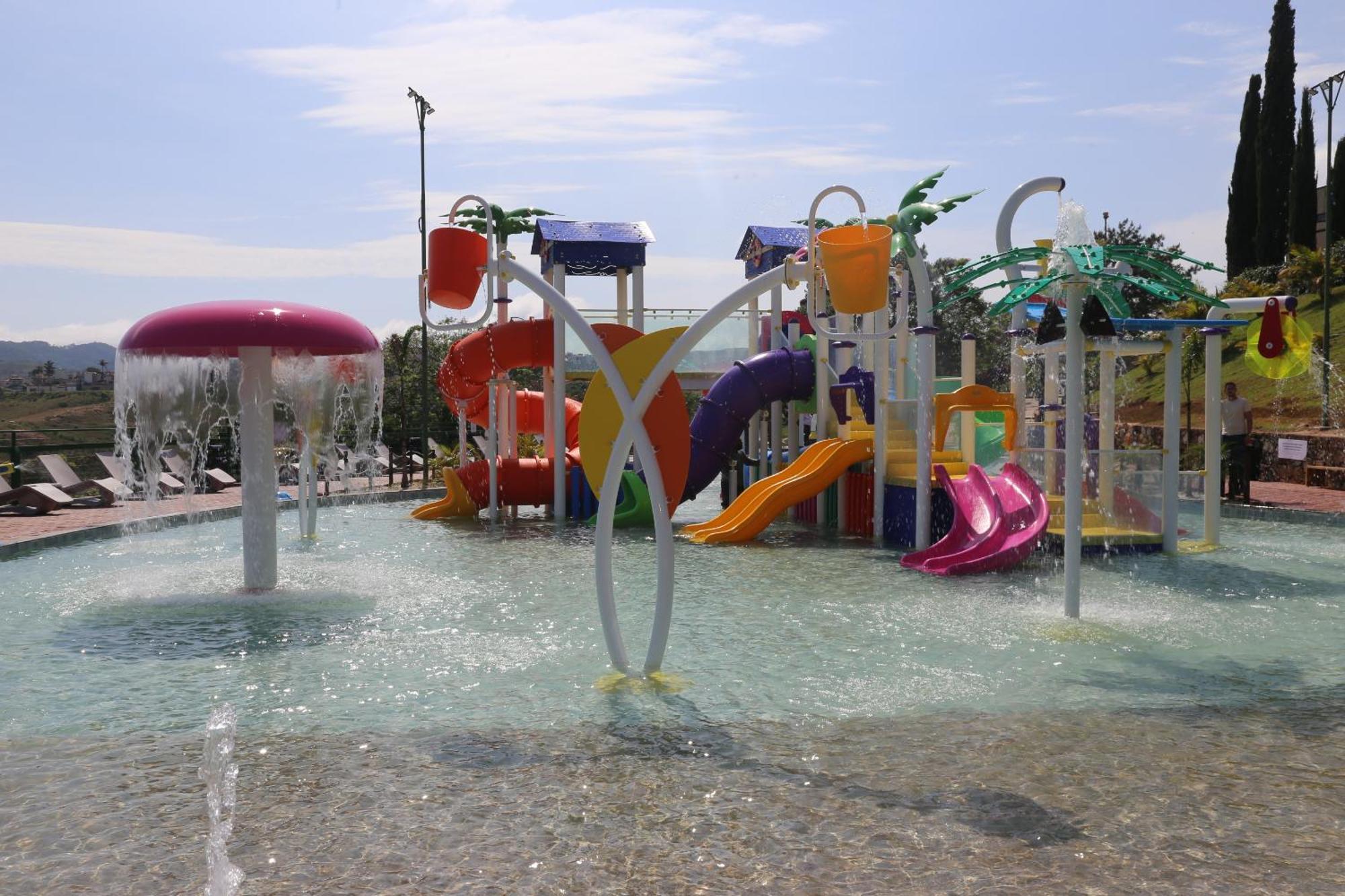 Golden Park All Inclusive Poços de Caldas Exterior foto Splash Island