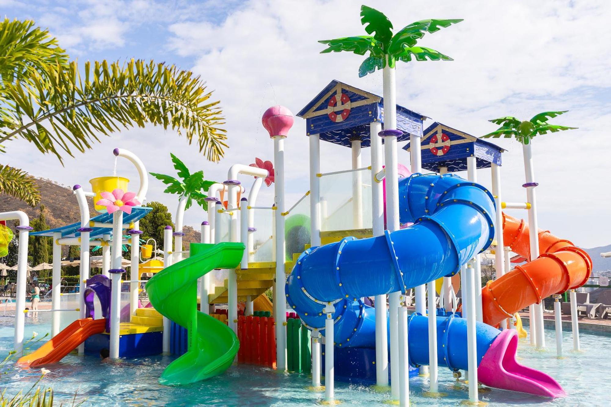 Golden Park All Inclusive Poços de Caldas Exterior foto Splash Island