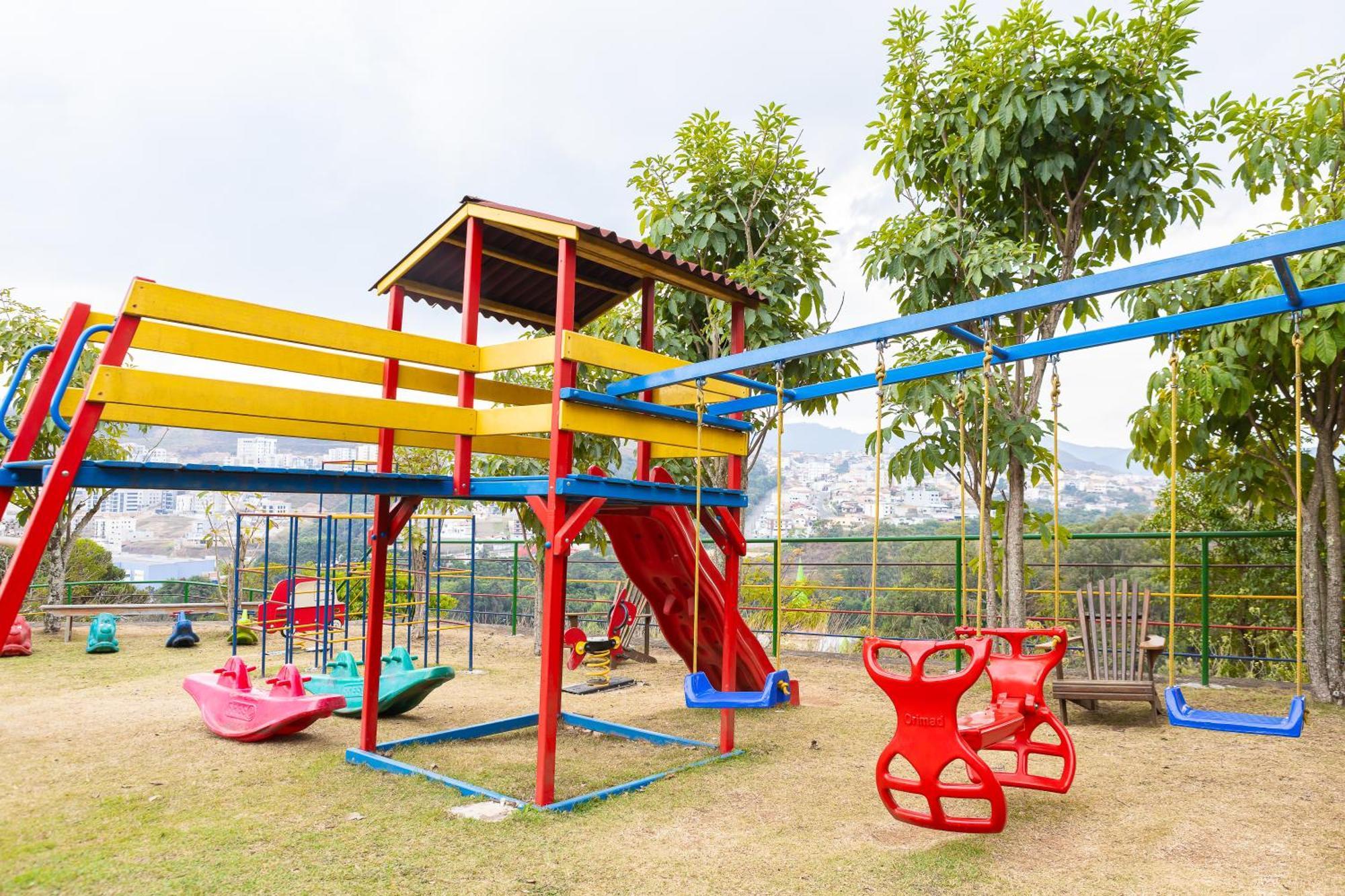 Golden Park All Inclusive Poços de Caldas Exterior foto Playground at the park